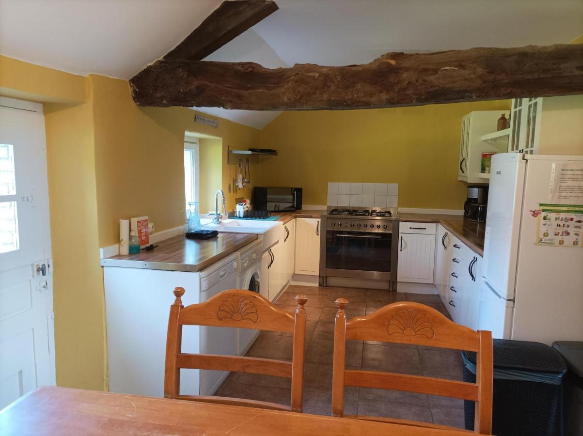 La Petellerie, Maison De Campagne Avec Piscine Pour Un Sejour Detente Moyon Exterior foto